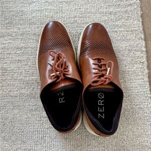 Cole haan ZERØGRAND Laser Wingtip Oxford. In great condition.
